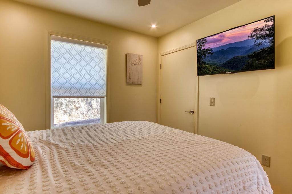 Key Lime Pie, Hot Tub,Wifi, 1089 Free Tickets Each Paid Day, Dollywood And More Gatlinburg Extérieur photo