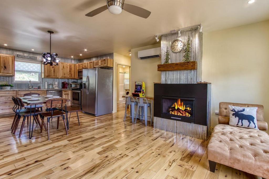 Key Lime Pie, Hot Tub,Wifi, 1089 Free Tickets Each Paid Day, Dollywood And More Gatlinburg Extérieur photo